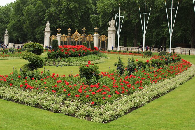 2 Hour Walking Tour from Buckingham Palace to Big Ben - Admiralty Arch, Horse Guards Parade, and Whitehall power lines