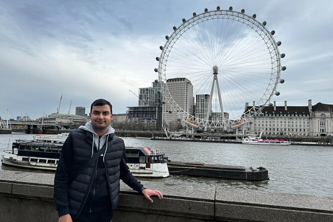 30 Major London Attractions Walking Tour With Photos - Royal London First: Green Park and the Buckingham Palace Guard