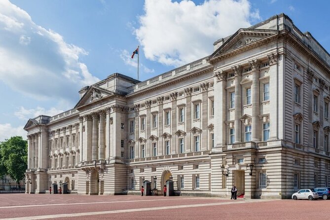4-Hour Private Guided Tour of London on a Classic Itinerary - Covent Garden in 30 minutes: more than shopping streets