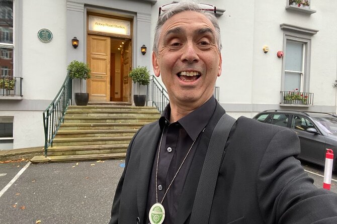 A Beatles London taxi tour and sightseeing experience - Montagu Square: Where the Beatles’ Story Gets Personal