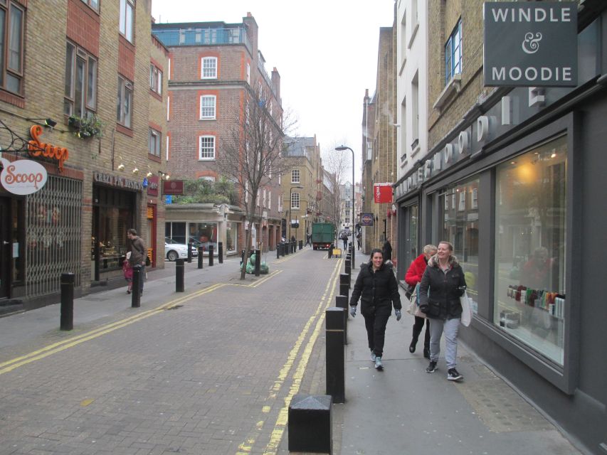 A Muggle's Guide to London: Harry Potter Walking Tour - Leaky Cauldron and Diagon Alley: Seeing the Stories as Streets