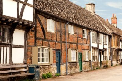 Bath, Avebury and Lacock Village Small-Group Day Tour from London - The Ride With Stories: Why the Driver/Guide Adds Value