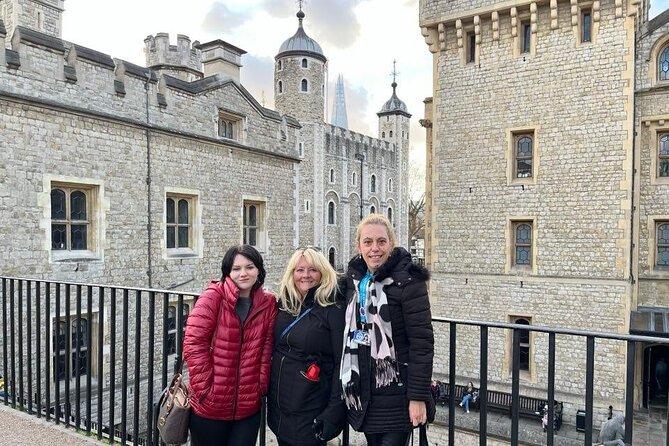 Best of London Tour: Tower of London and Churchill War Rooms - Westminster Abbey and Buckingham Palace: short looks, big names, and smart expectations