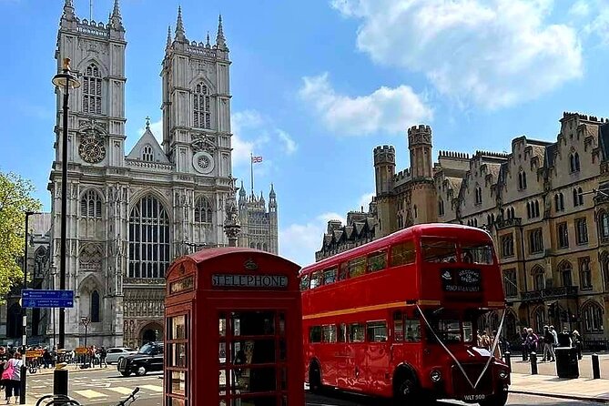 Best of London Tour: Tower of London and Churchill War Rooms - St James’s Park: the calm breather that makes the day feel livable