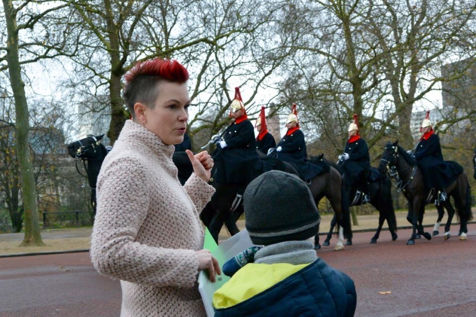 Bobbies, Corgis and the 7 Lions - Westminster in a kid-safe flow: strollers, sidewalks, and Big Ben timing