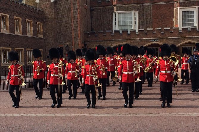 British Royalty walking tour including The Changing Of The Guard! - Buckingham Palace: More Than a Photo Stop