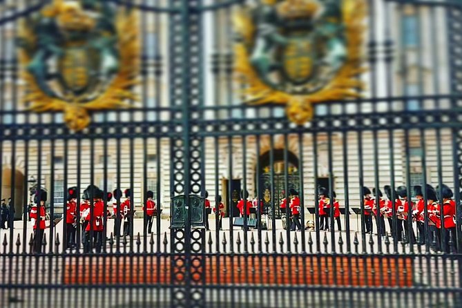 British Royalty walking tour including The Changing Of The Guard! - Royal House Stop: Where the Court Feels Personal