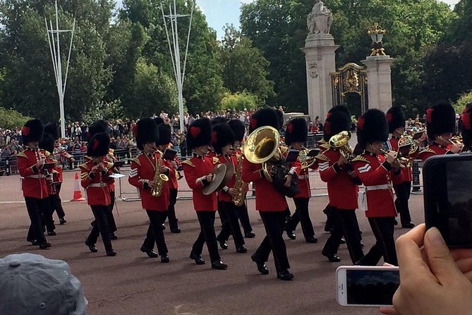 British Royalty walking tour including The Changing Of The Guard! - Seeing Buckingham, St James, and Westminster Palaces