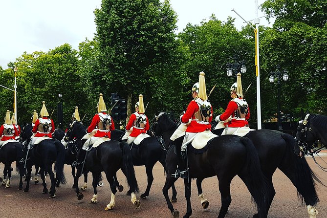 British Royalty walking tour including The Changing Of The Guard! - What the Guides Do Best (And What to Watch For)