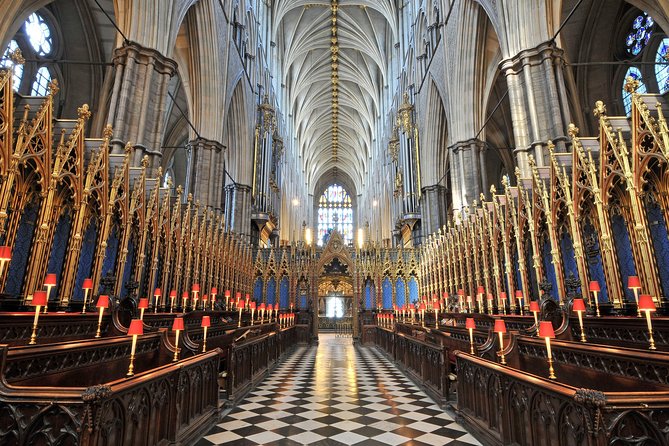 British Royalty & Westminster Abbey Tour - Buckingham Palace, Green Park, and the Royal Mall