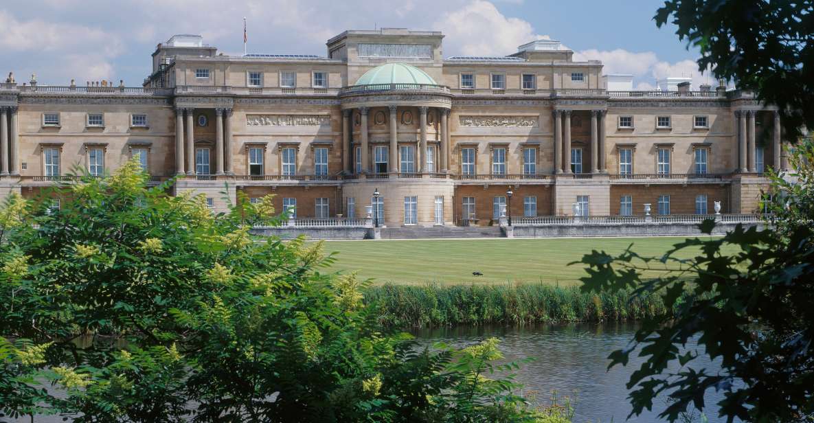 Buckingham Palace and Stonehenge Tour - A full-day London plan: Buckingham Palace first, Stonehenge second