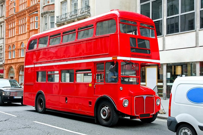 Buckingham Palace and Vintage Bus Tour of London - Thames River cruise: a 30-minute breather with skyline payoff