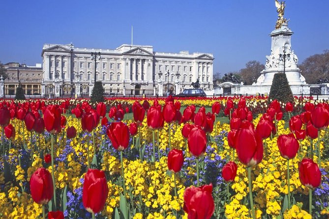 Buckingham Palace and Windsor Castle Self-Guided Tour with Coach - Two palaces, one ticket: why this combo makes sense