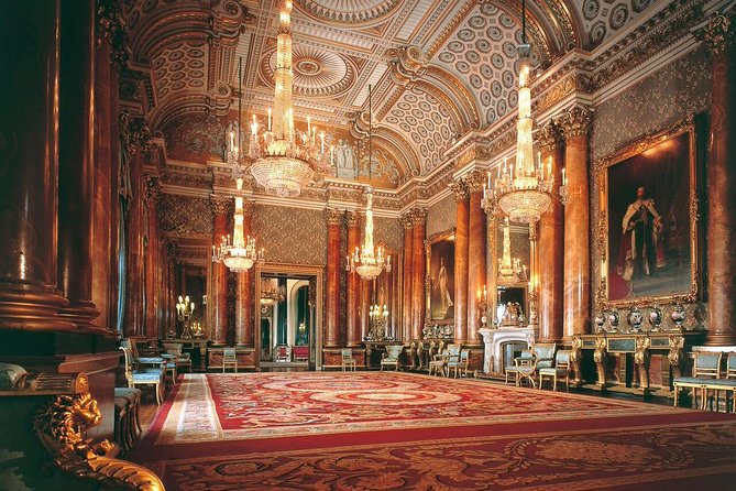 Buckingham Palace and Windsor Castle Self-Guided Tour with Coach - Crowds, pace, and the one-way flow inside the Palace