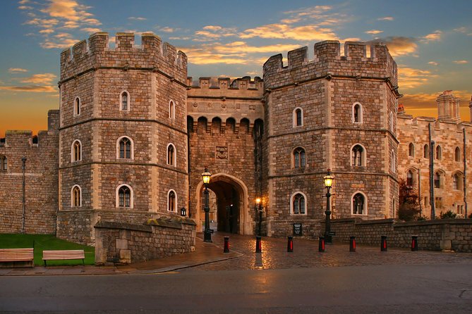 Buckingham Palace and Windsor Castle Self-Guided Tour with Coach - The tight handoff at 1:30pm: how to not lose time