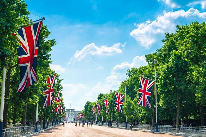 Buckingham Palace and Windsor Castle Self-Guided Tour with Coach - Coach ride realities: comfort, Wi-Fi, and the drop-off question