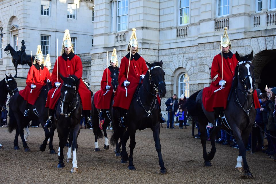 Buckingham Palace Visit and Changing of the Guard Tour - Should you book this Buckingham Palace Tour?