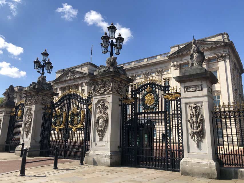 Buckingham Palace Visit and Changing of the Guard Tour - Changing of the Guard: What You’re Actually Watching