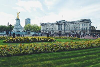Buckingham Palace Visit & Changing of the Guard Walking Tour - Stop 3: Clarence House Exterior Glimpse of the Current Reign