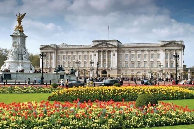Buckingham Palace & Westminster Guided Walking Tour - Stop 1: Buckingham Palace and St James’s Palace from the outside