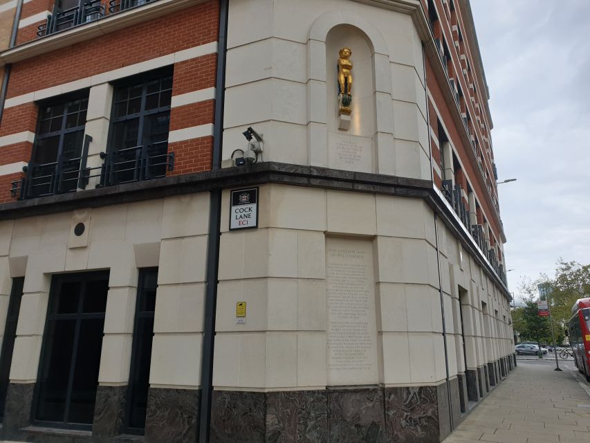 Burnings, Butchery & Black Death: London's Bloody Past - St John’s Gate and Cloth Fair: How Old London Turned into an Unsafe Place