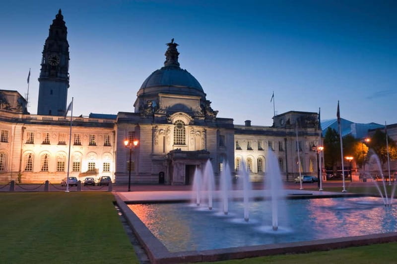 Cardiff Day Tour from London with Local Guide (Visit Wales) - Meet the Guide in Cardiff and Get Oriented Fast