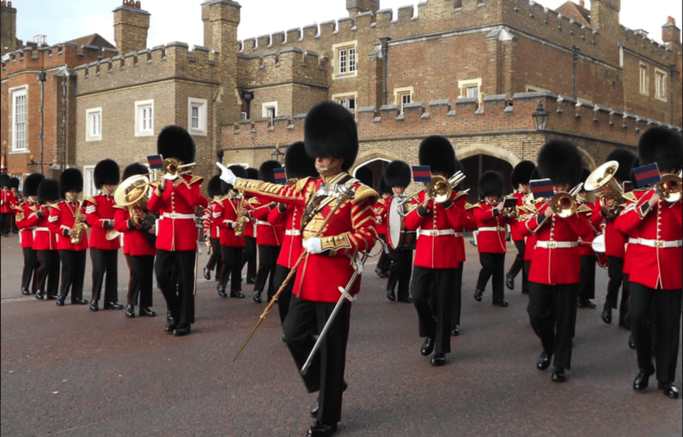 Changing of the Guard at Buckingham Palace - Key points to know before you go