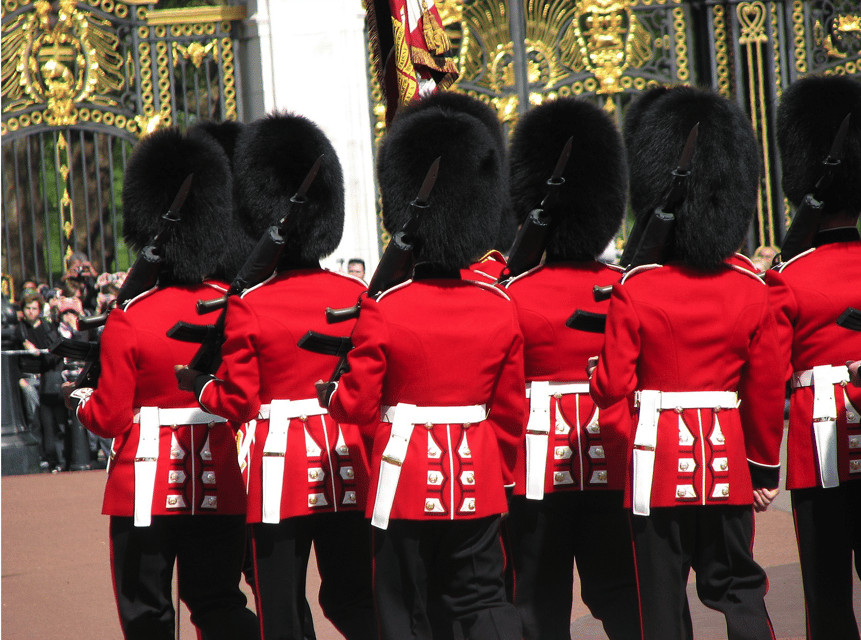 Changing of the Guard at Buckingham Palace - Clarence House and The Mall: turning the route into understanding