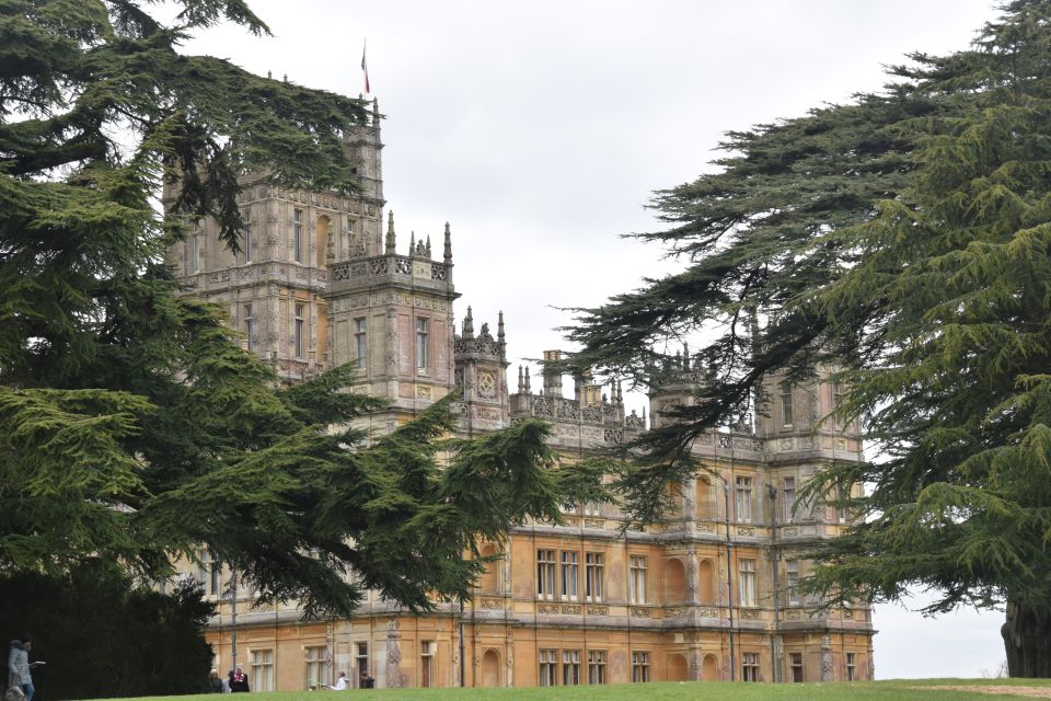 Downton Abbey and Village Small Group Tour from London - The Film-Fan Touch: Storytelling on the Coach and Photo-Ready Stops