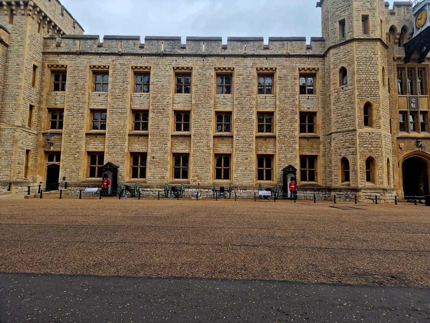 Easy Access Tower of London Royal Secrets & Scandals Tour - The 3-hour format that actually works at the Tower