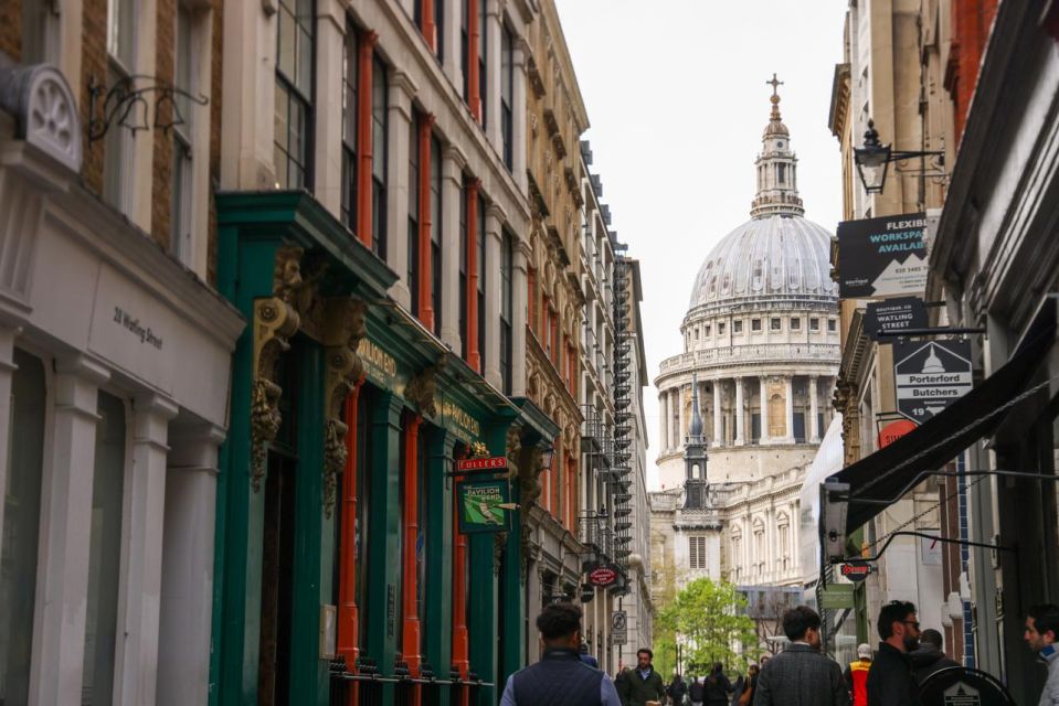 Eating London: Heart Of 'The City' Food Tour - Oyster house and the fish classic: seafood that comes with names