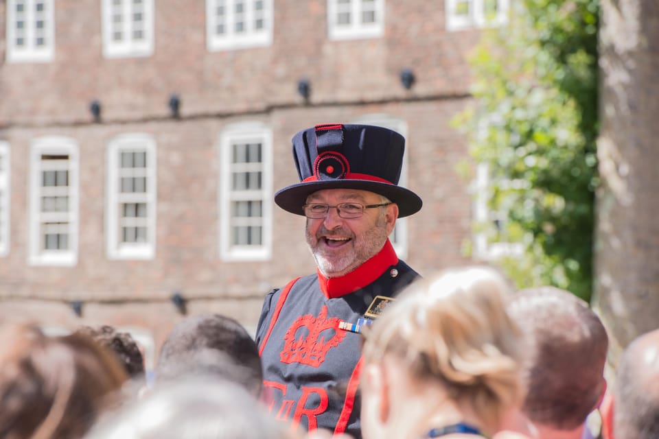 Exclusive Beefeater Meet & Greet at the Tower of London - Exploring at your pace: Crown Jewels and the big-ticket buildings