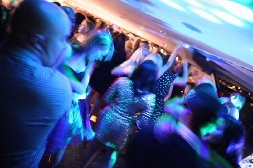 Festive London New Year’s Eve 3-Course Dinner Cruise - Who This Cruise Is Best For