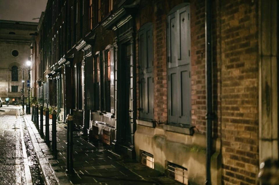 French Language : Original Jack the Ripper Tour - Brick Lane and Christ Church Chelsea: Architecture Meets Theory