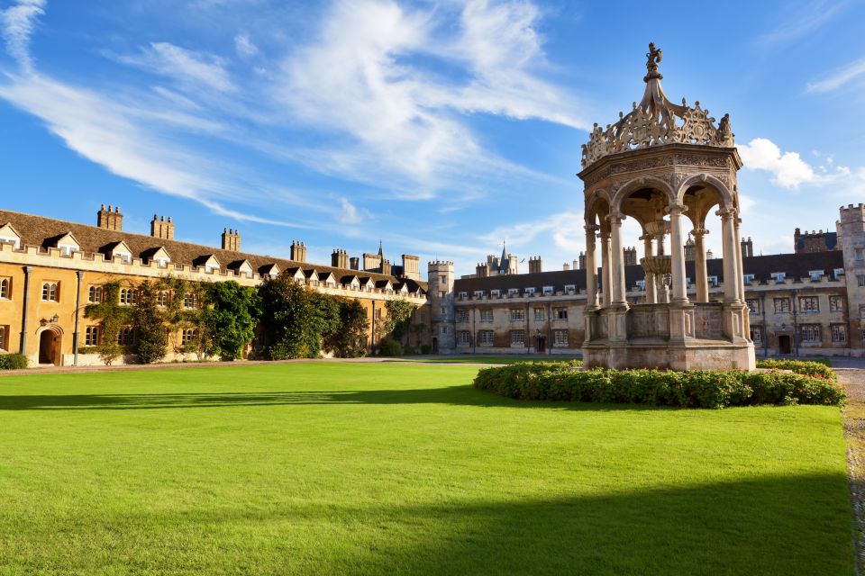 From London: Oxford and Cambridge Guided Day Tour - Getting Started at Earls Court: Meet Point, Bus Time, and Realistic Expectations