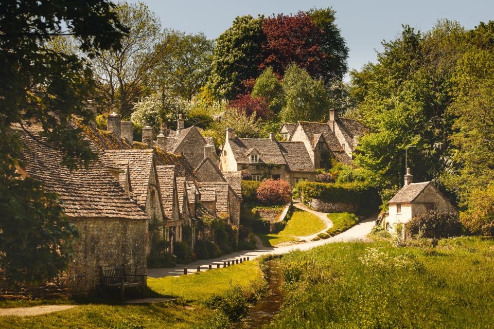 From London: Oxford and Cotswolds Villages Day Trip - Bibury and Arlington Row in 45 minutes: iconic views, tight timing