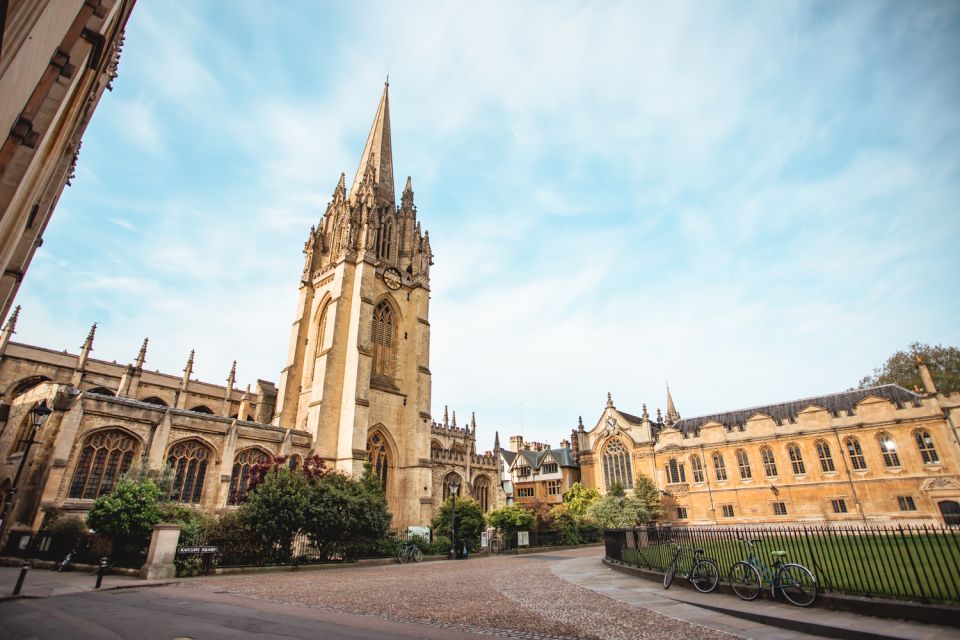 From London: Oxford and Cotswolds Villages Day Trip - The guide experience: why names keep showing up