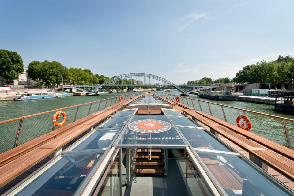 From London: Paris by Rail with Sightseeing Bus and Cruise - Where you can get the best photos: Eiffel Tower quick stops vs Montmartre