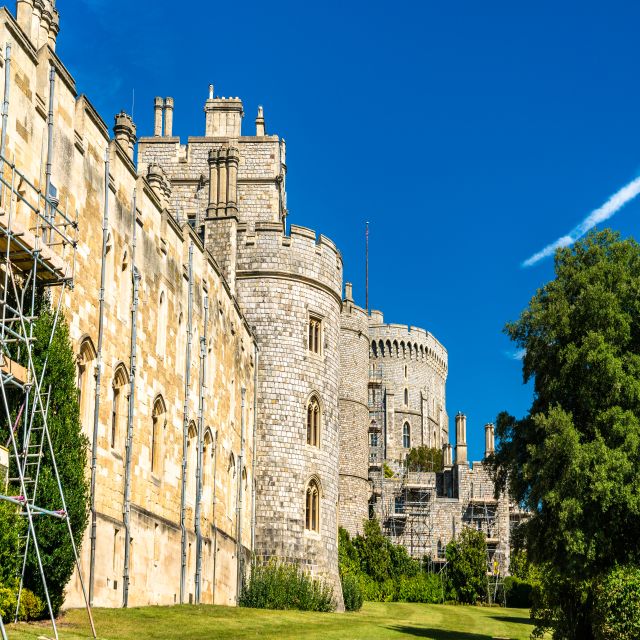 From London: Skip-the-line Windsor Castle Private Car Trip - The private car from London: comfort, control, and the one thing to watch