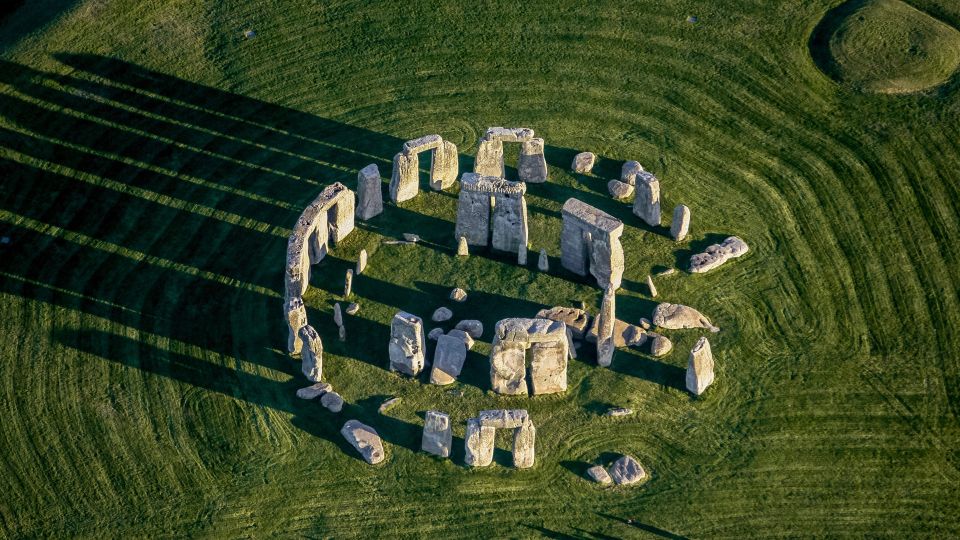 From London: Stonehenge and Windsor Castle Day Trip - Comfort with a private group and Heathrow Minicabs