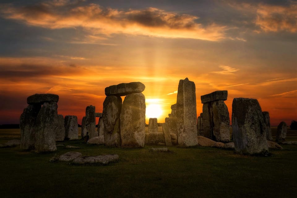 From London: Stonehenge Day Trip with Audioguide - Coach ride with WiFi and self-guided pacing