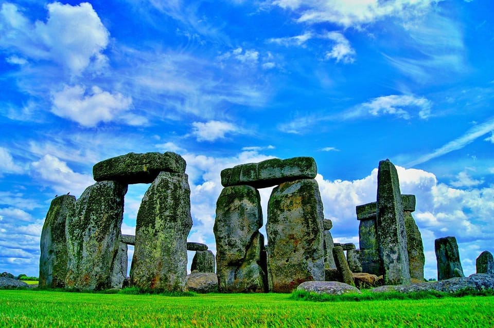 From London: Stonehenge Day Trip with Audioguide - Meeting at Shipcentre and the Willow Walk handoff
