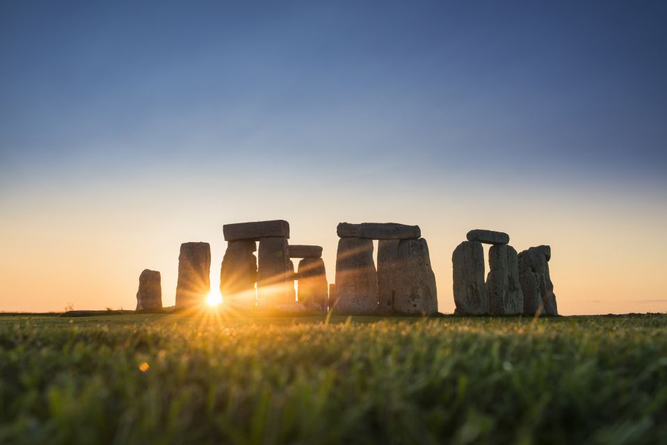From London: Stonehenge, Windsor and Salisbury Guided Tour - Stonehenge on Salisbury Plain: the visit that needs context