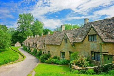From London: The Cotswolds Day Trip with Lunch - Stratford-upon-Avon’s half-timbered stars: Shakespeare sights first