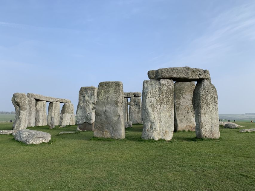 From London: Windsor Castle & Stonehenge Private Day Trip - Optional countryside pub lunch: fish and chips with a proper reset