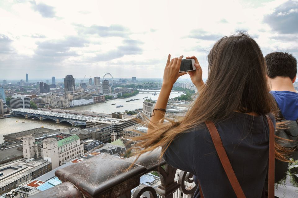 Full-Day London Experience: Tower, St. Pauls, Cruise & Guard - Big Ben photo stop and the Mall: setting up the Guard moment