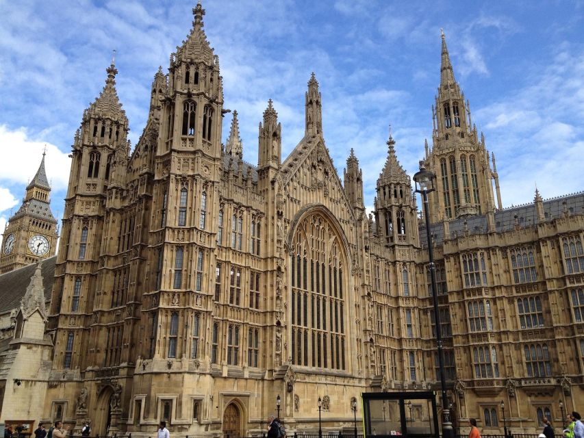 Full Day London Tour in a Private Vehicle with Admission - Windsor Castle and Hampton Court: when a day trip fits