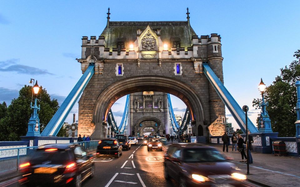 Full Day London Tour in a Private Vehicle with Admission - Tower of London and the Crown Jewels focus
