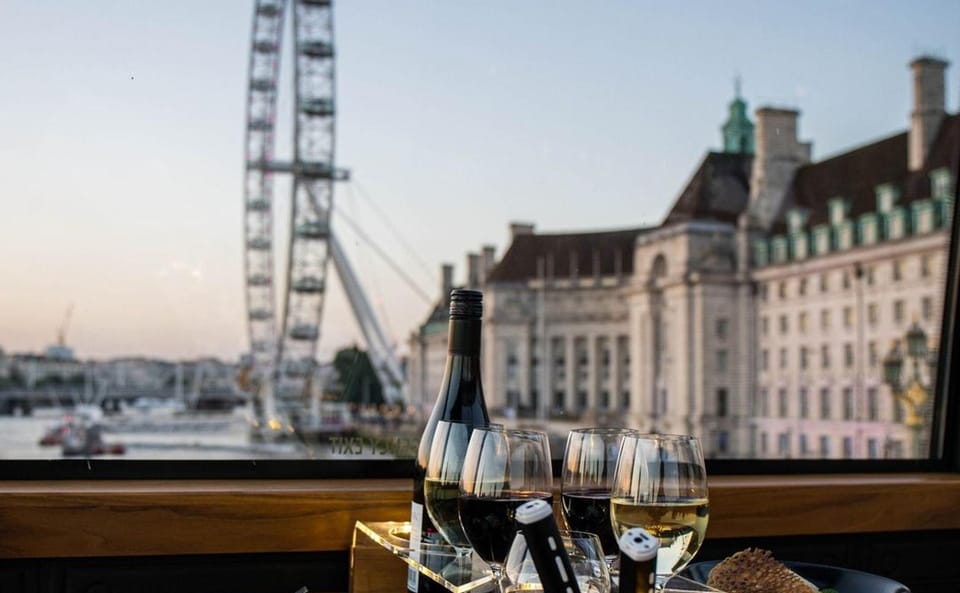 Gastronomic 6-course fine-dining dinner on Luxury London Bus - A London night with skyline views and a real chef behind it