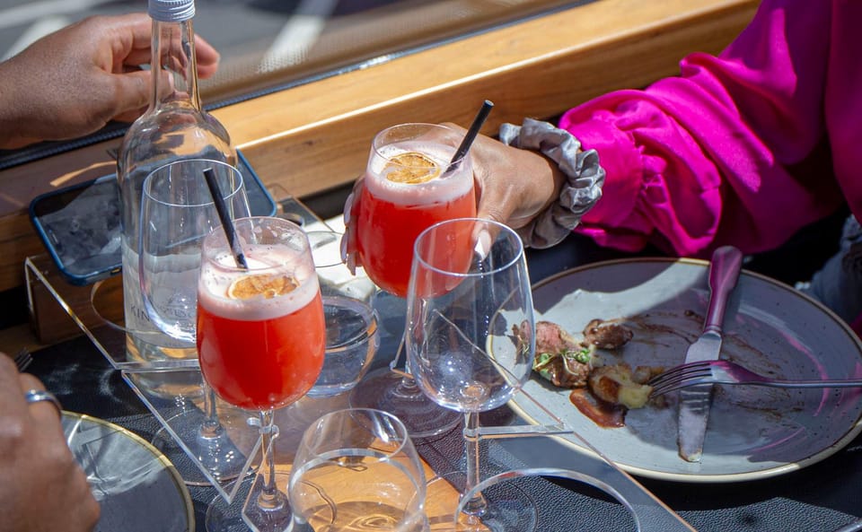 Gastronomic 6-course fine-dining dinner on Luxury London Bus - The sightseeing route: major London landmarks you’ll see from your seat